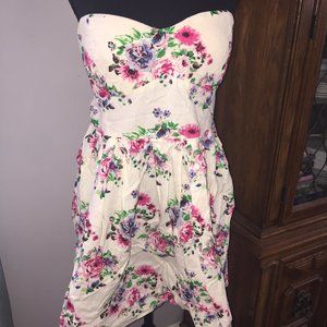 Sweetheart Neckline-Floral-Strapless-Dress